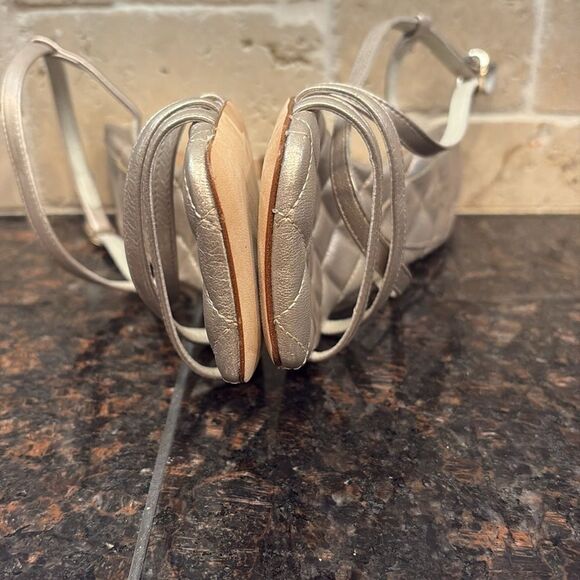 Bruno Magli Gold Strappy Sandals NWT size 7 - Picture 5 of 10